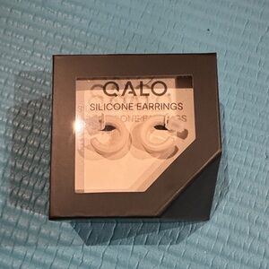 Qalo silicone earrings